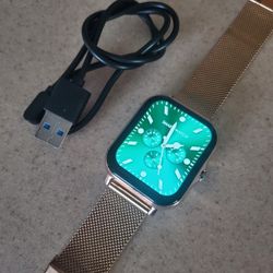 Smart Watch. With Rose Gold Band & Charger. Deltona