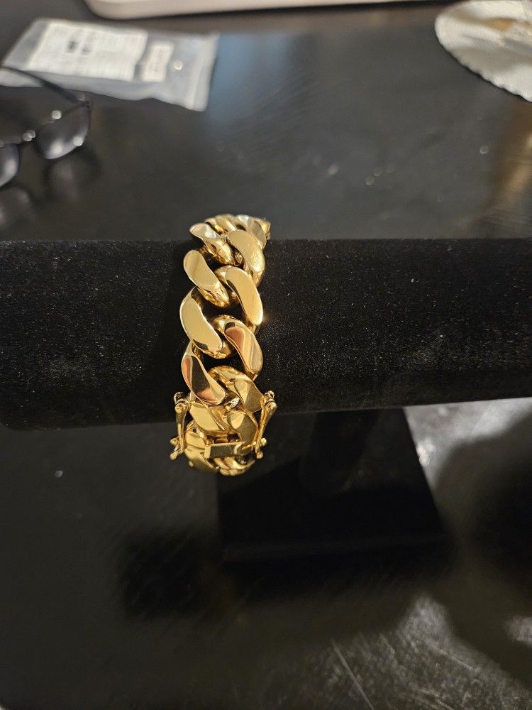 Cuban Gold Bracelet 14 K Gold Plated