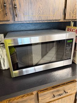 Sharp Family Size Microwave