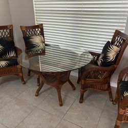 5 Piece Beautiful Rattan Dining Set