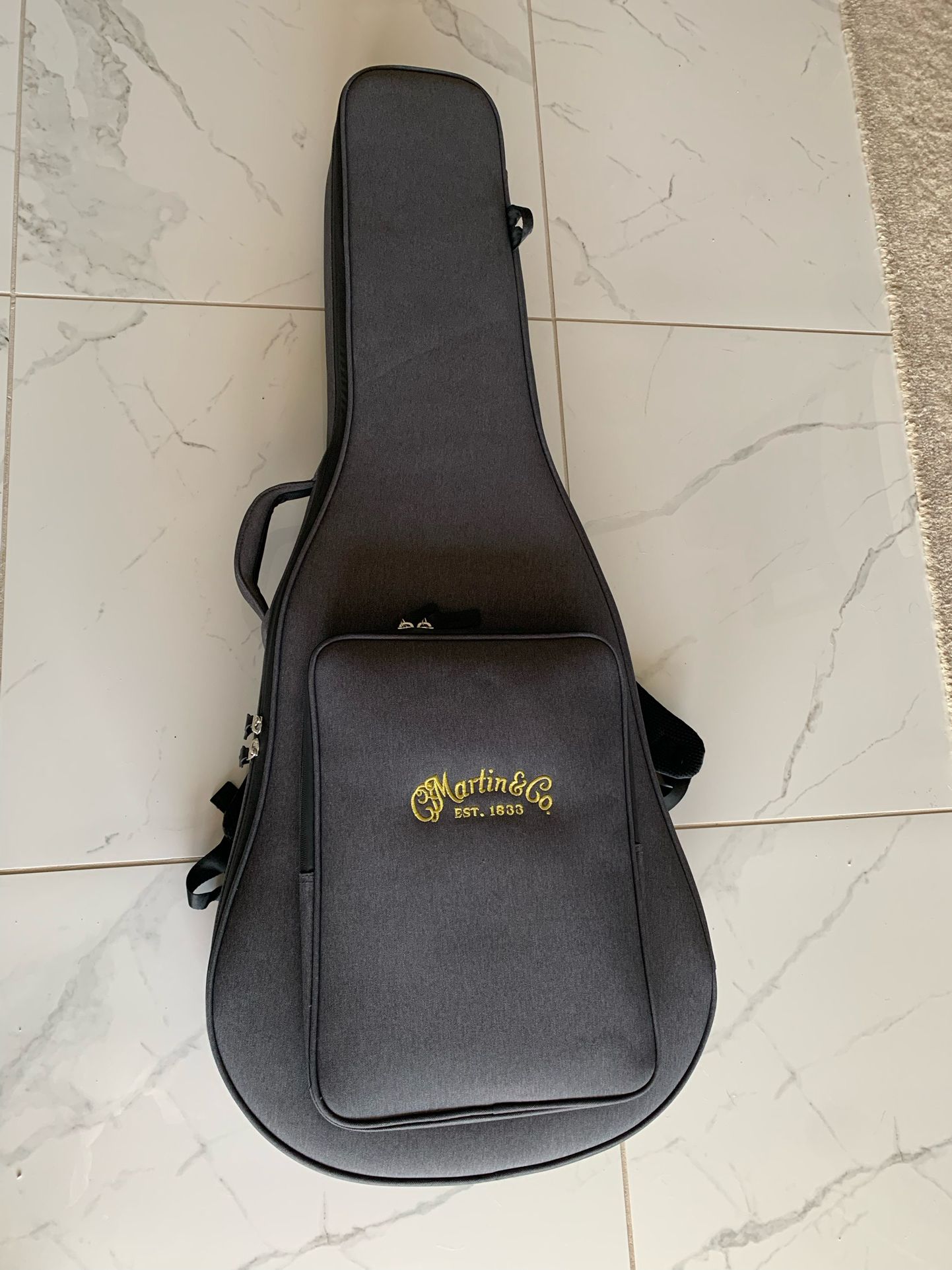 Martin Semi-hard Case + Accessories