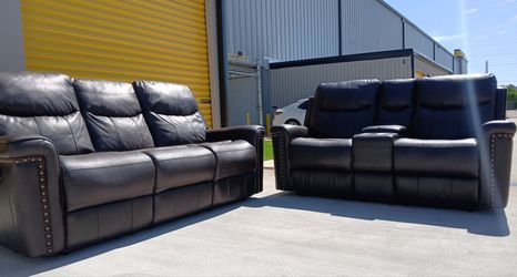 👀✨️Nailhead Leather Recliners Set