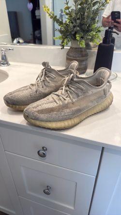 Yeezy Shoes Size 9