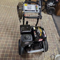 SIMPSON
4200 PSI 4.0 GPM Gas Pressure Washer, HONDA GX390 Engine, Triplex Pump, Heavy-Duty Cold Water Commercial Power Cleaner