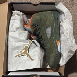 Jordan 5 retro Army Olive Green/ Solar Orange sz 7y
