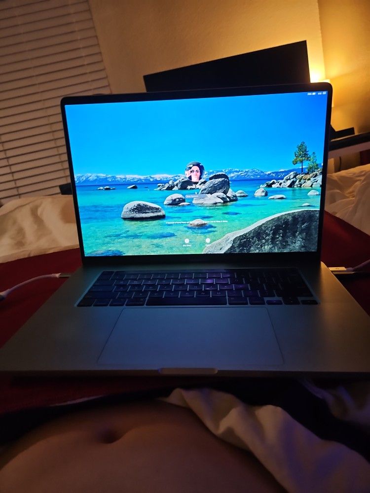 2019 MACBOOK PRO MAXED OUT I9