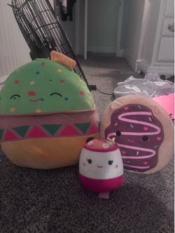 Food bundle of squishmallows