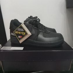 Air Force 1 Goretex Sz 5Y New W/box