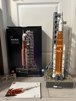 10341 LEGO Artemis Space Launch System 