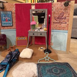 RARE / RETIRED American Girl Tenney Grant's 2-in-1 Stage and Dressing Room!
