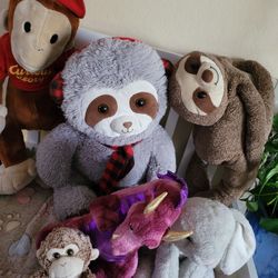Stuff Animals 3 Large And 3 Smoll