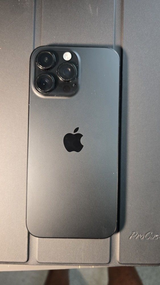 IPHONE 16 PRO MAX (LOCKED TMOBILE)