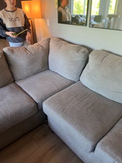 Couch, must pick up