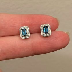 Silver Earring Vintage Inspired 