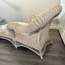 Pennsylvania House Time & Again rattan wicker chaise lounge chair with cushions. 67" Lx 32"W In excellent like new condition from non smoking home Pri