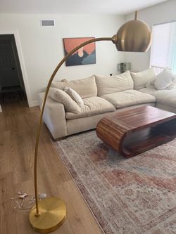 Gold Arc Floor Lamp with Dome Shade – Brass/Gold Statement Lamp
