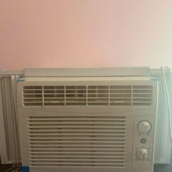 Lightly Used Window AC