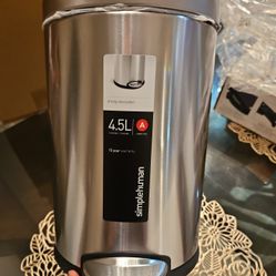 4.5L Trash Can