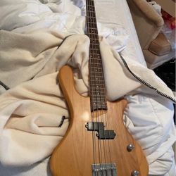 Bass guitar 