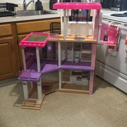 Barbie Dream House 