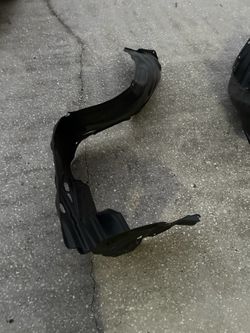 Used OEM fender liners in fair condition. Fits Toyota Celica models years 2000, 2001, 2002, 2003, and 2004.