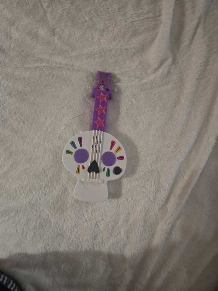 Vampirina Guitar