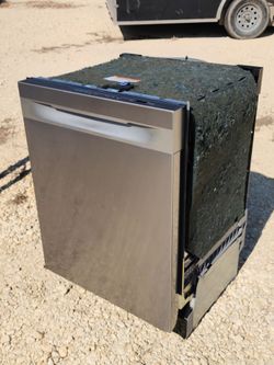 BRAND NEW Frigidaire Dishwasher in Stainless Steel with 5-Cycles 49dBA and Hybrid Tube FDHP4336AS