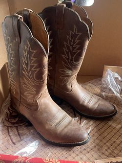 WOMEN’S ARIAT BOOTS