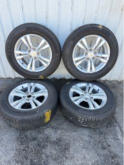 225/65/17 Michelin Tires Chevrolet Equinox OEM Rims