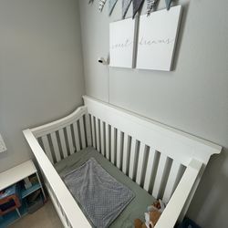 Baby Cache Covington Crib - White (Solid Wood/High Quality)