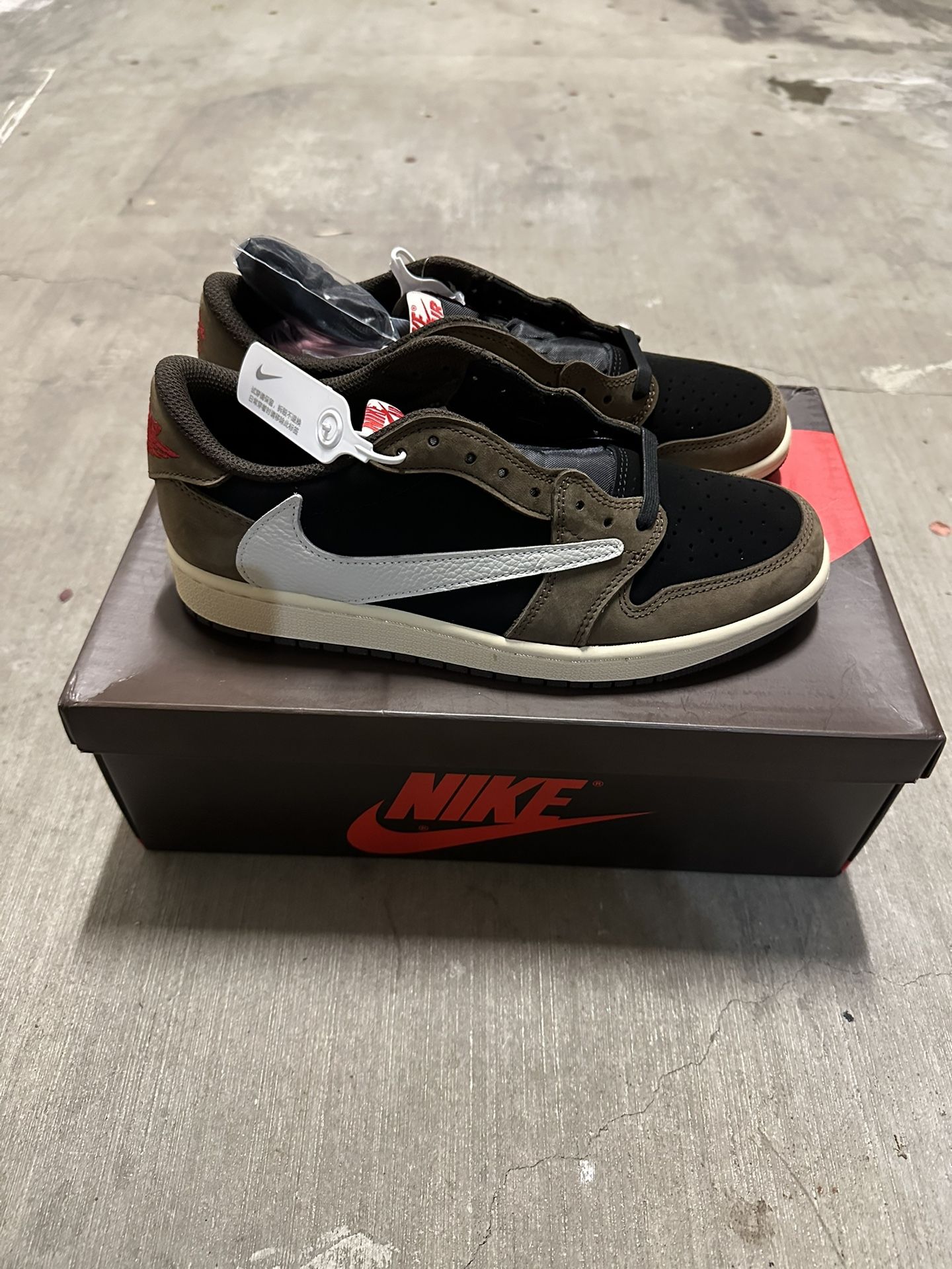 Travis Scott x Air Jordan 1 Low Mochas