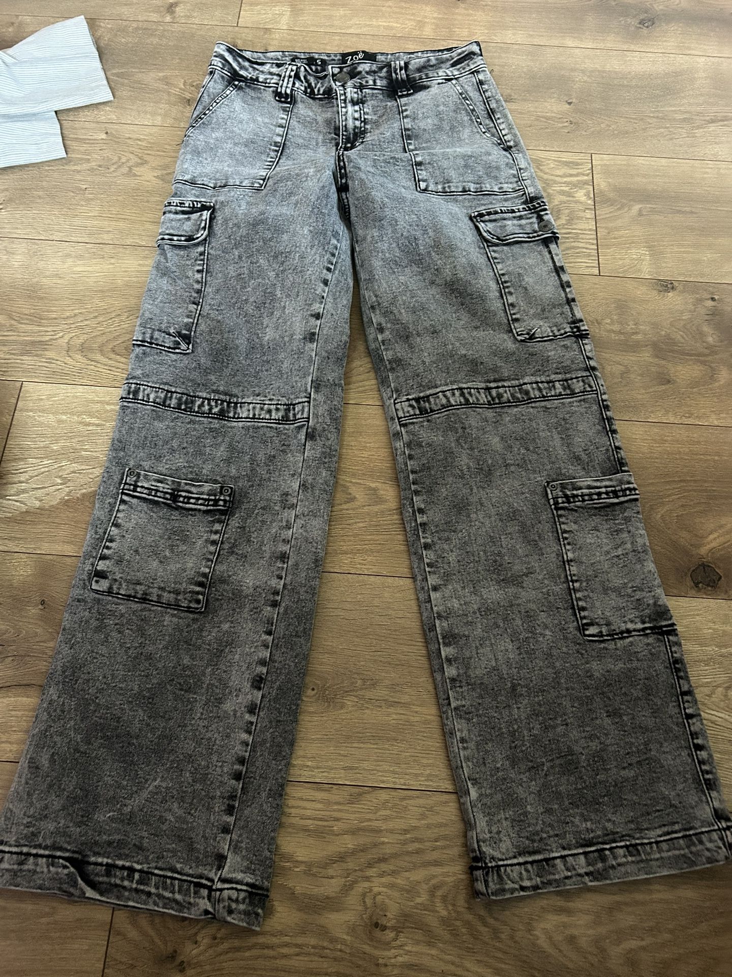 Like New Never Used Baggy Jeans Cargo Size 5 Mid Rise Wide Leg