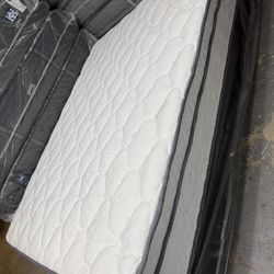 Queen Size Bed Frame With Mattress 