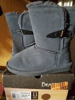 Girl BearPaw boots size 11 toddler