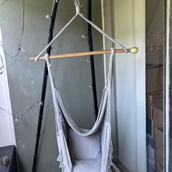 Freedstanding Swinging Chair Mount and Hammock Chair