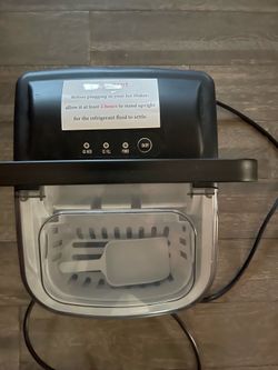 Ice maker for sale !