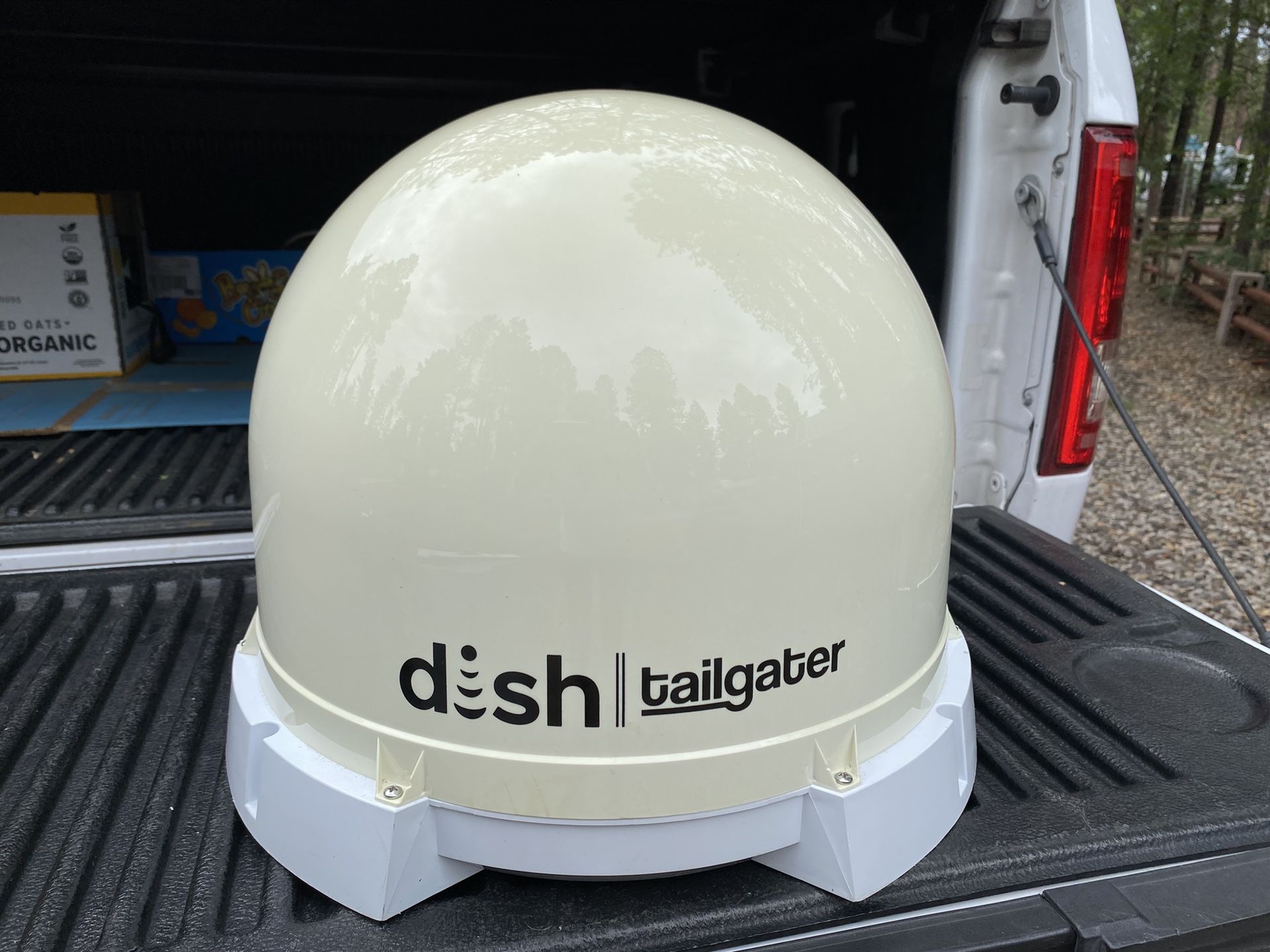 DISH Tailgater portable satellite antenna/Receiver