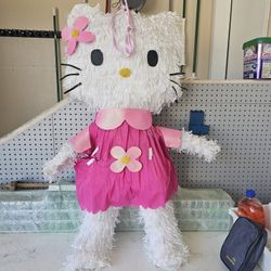 Hello Kitty Pinata