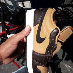 Jordan Air Jordan 1 Low SE.   Size 6.5Y