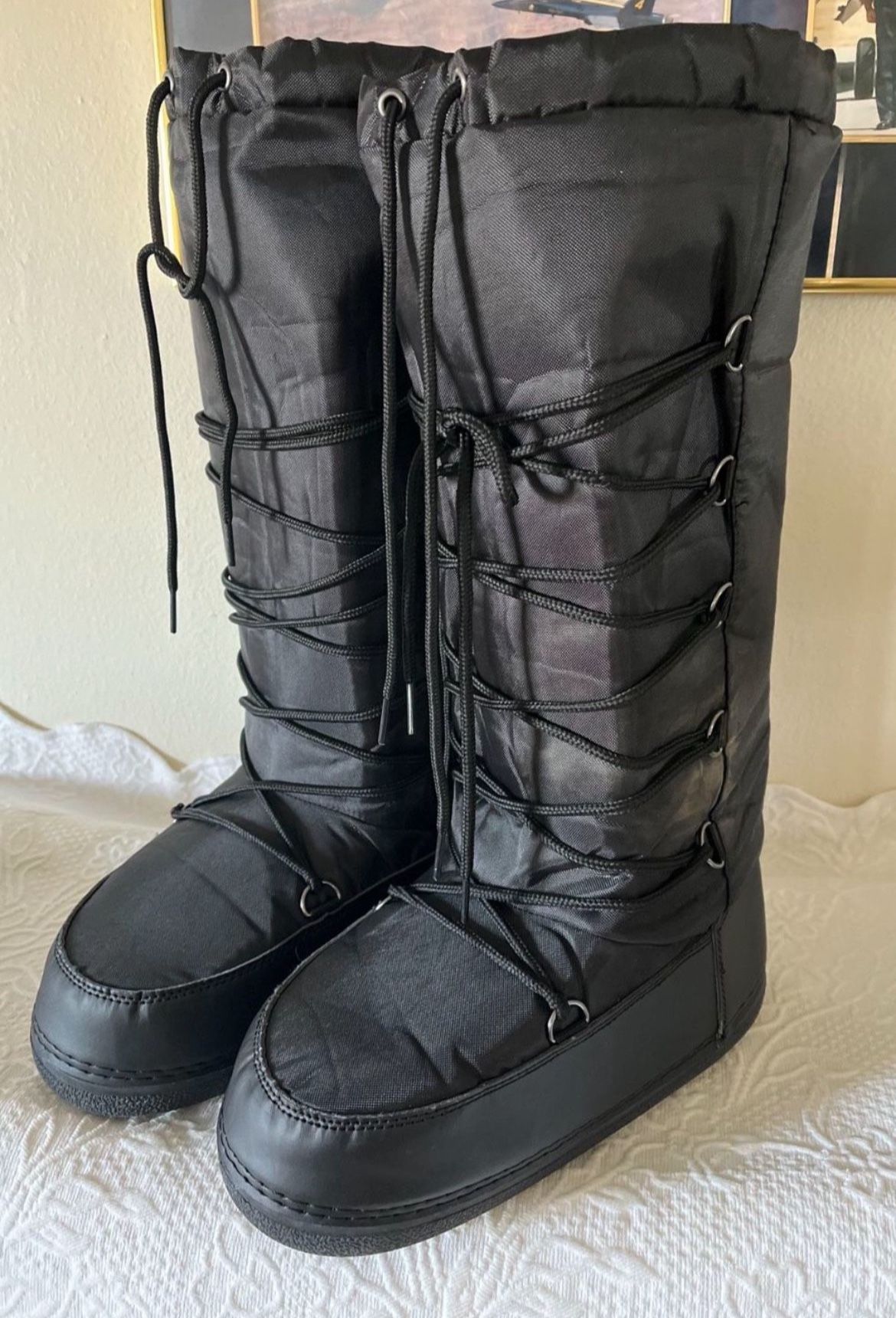 Truffell Collection High Leg Snow Boots, Black, Flexable Front Cross Lace. Size S