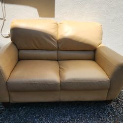 Free Couch 