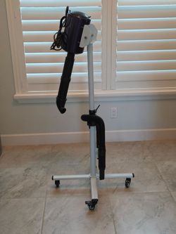 Standing hair dryer for pet grooming