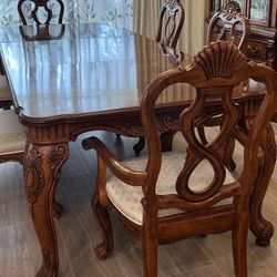 Venetian style solid wood dining table and chair