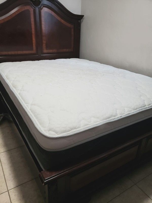 NEW QUEEN PILLOW TOP MATTRESS and BOX SPRING. Bed frame not included π
