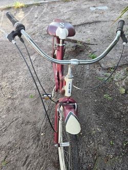Classic Schwinn bike in good condition.$75Located Mount Dora Fla 32757