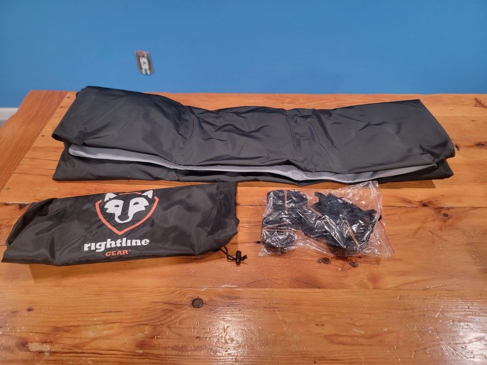 Rightline Gear Weatherproof Rooftop Cargo Carrier ~ Convenient Setup, Brand New