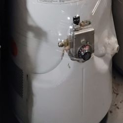 40 Gal Water 💦 Heater 