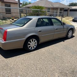 Cadillac Dts 2007 1500$ Or Best Offer