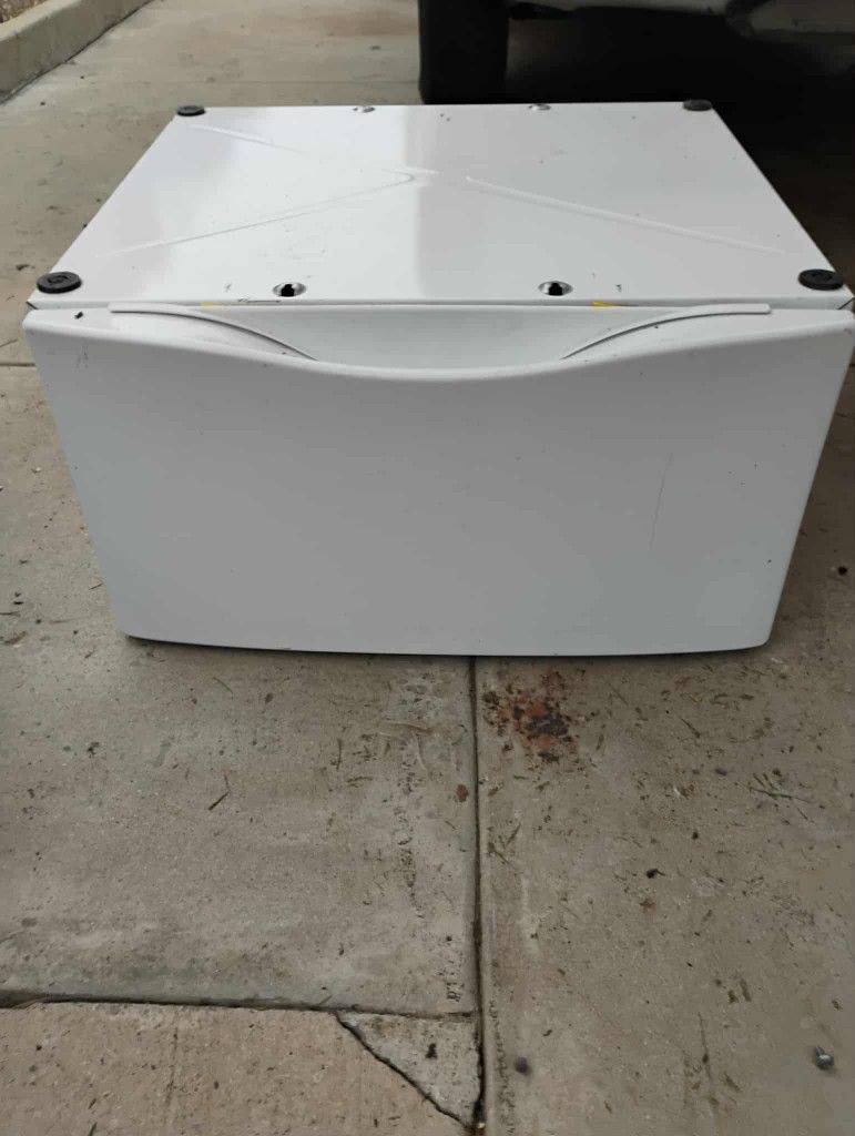 Kenmore Or Whirlpool Pedestal For Washer Or Dryer 