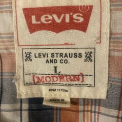 Levi’s snap button long sleeve shirt